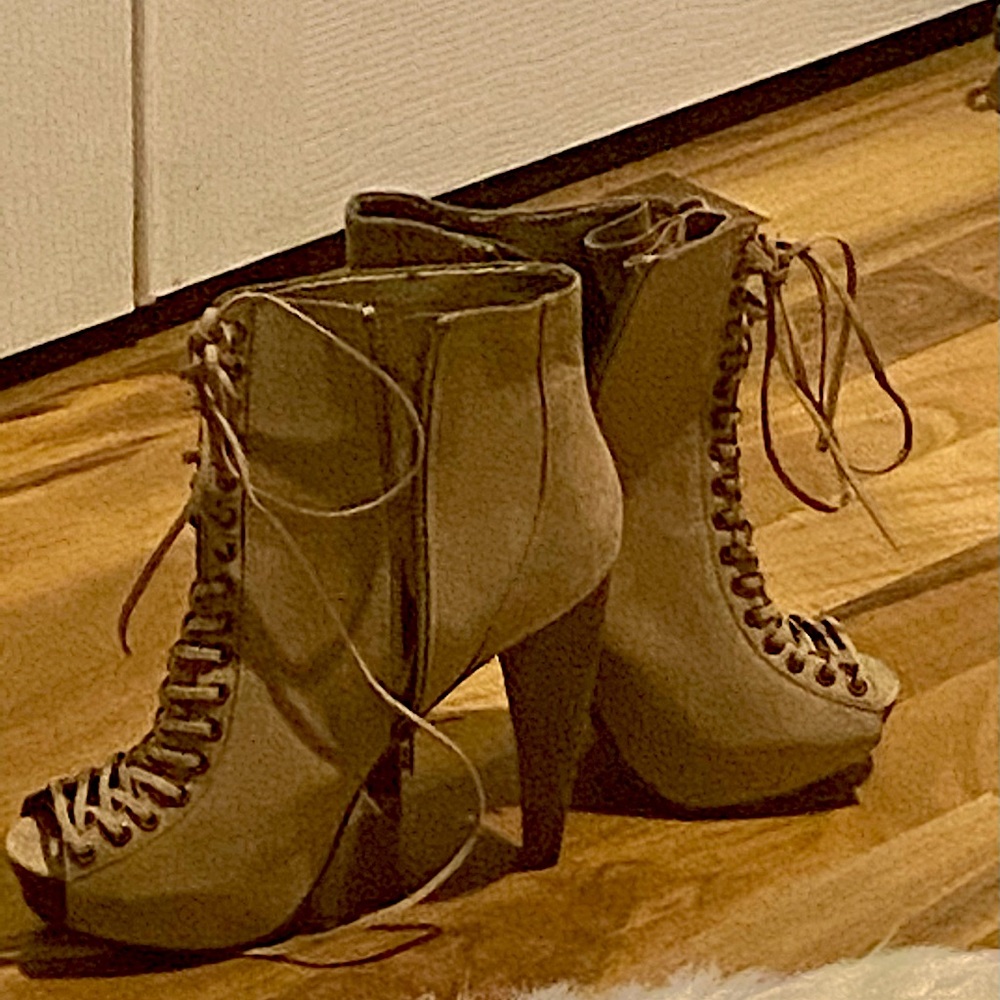 Steve Madden Size 7 Never Worn